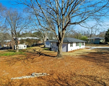 127 Perry Street - Photo Thumbnail 26