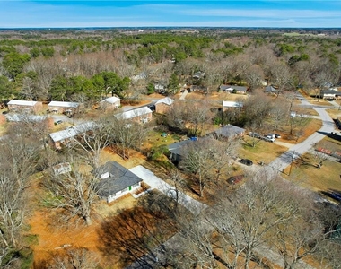 127 Perry Street - Photo Thumbnail 27