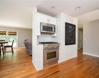 3850 Beya Way - Photo Thumbnail 2