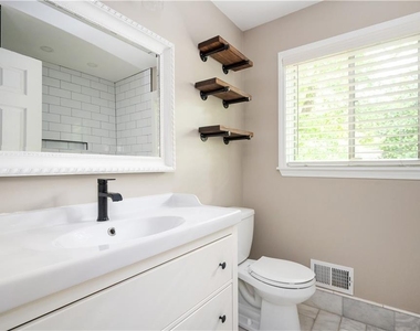 3850 Beya Way - Photo Thumbnail 14