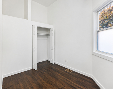 8714 S Commercial Avenue - Photo Thumbnail 10