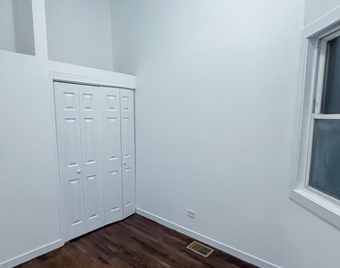 8714 S Commercial Avenue - Photo Thumbnail 2
