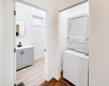 8714 S Commercial Avenue - Photo Thumbnail 7