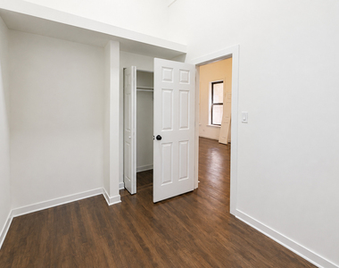8714 S Commercial Avenue - Photo Thumbnail 9