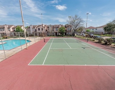 12400 Brookglade Circle - Photo Thumbnail 41