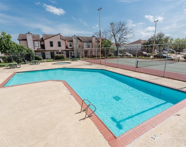 12400 Brookglade Circle - Photo Thumbnail 40