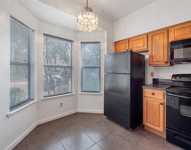 12400 Brookglade Circle - Photo Thumbnail 17
