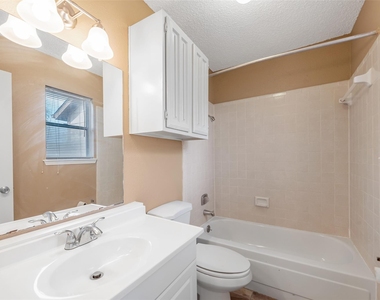 12400 Brookglade Circle - Photo Thumbnail 29