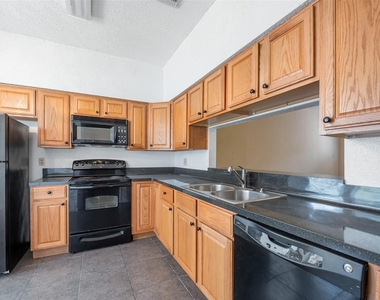 12400 Brookglade Circle - Photo Thumbnail 14