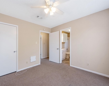12400 Brookglade Circle - Photo Thumbnail 28