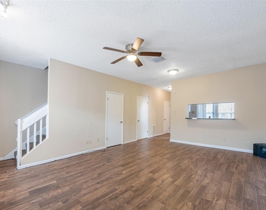 12400 Brookglade Circle - Photo Thumbnail 7