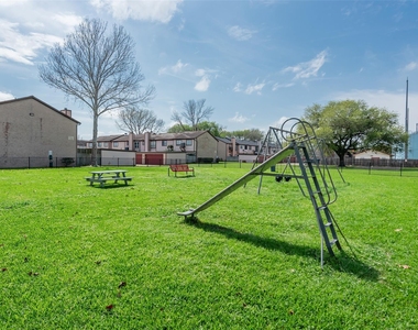 12400 Brookglade Circle - Photo Thumbnail 37