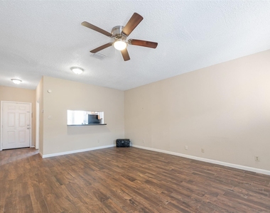 12400 Brookglade Circle - Photo Thumbnail 9
