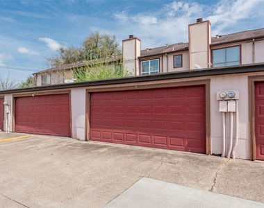 12400 Brookglade Circle - Photo Thumbnail 33