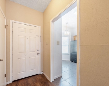12400 Brookglade Circle - Photo Thumbnail 2