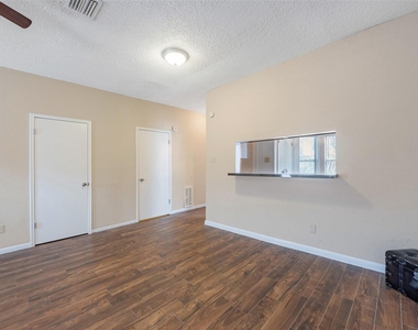 12400 Brookglade Circle - Photo Thumbnail 6