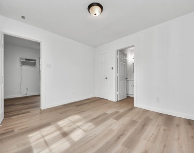209 Owens St A Street - Photo Thumbnail 1