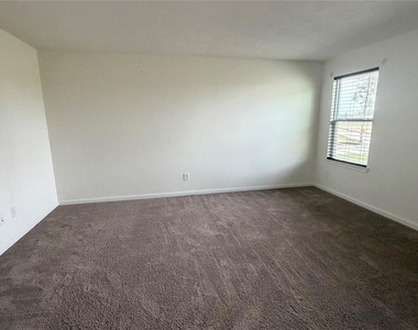23438 Stahl Creeks Lane - Photo Thumbnail 7