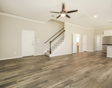 9706 Stewart Springs Boulevard - Photo Thumbnail 6