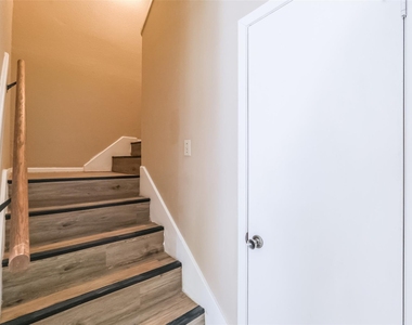 6633 W Airport Boulevard - Photo Thumbnail 19