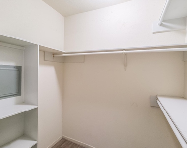 6633 W Airport Boulevard - Photo Thumbnail 14