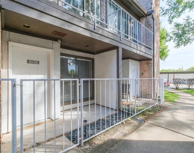 6633 W Airport Boulevard - Photo Thumbnail 1