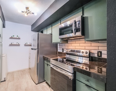 6633 W Airport Boulevard - Photo Thumbnail 7