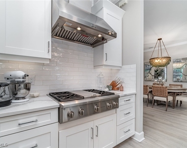 9536 Montelanico Loop - Photo Thumbnail 10