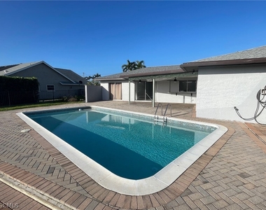5029 Sw 11th Place - Photo Thumbnail 23