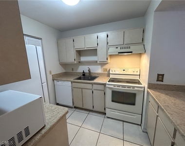 6494 Royal Woods Drive - Photo Thumbnail 2