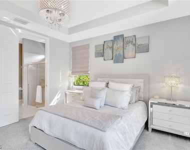 10908 Clarendon Street - Photo Thumbnail 16
