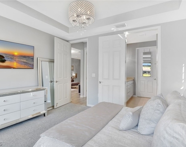 10908 Clarendon Street - Photo Thumbnail 17