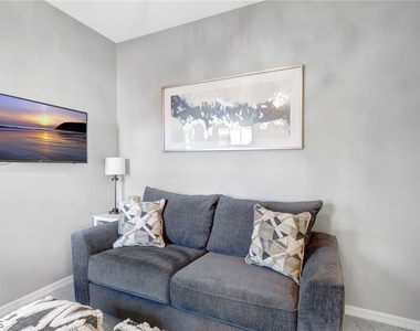 10908 Clarendon Street - Photo Thumbnail 25