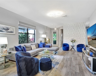 10908 Clarendon Street - Photo Thumbnail 6