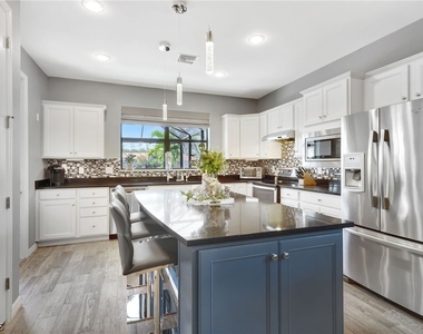10908 Clarendon Street - Photo Thumbnail 11