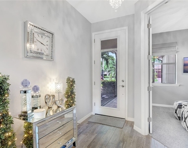 10908 Clarendon Street - Photo Thumbnail 2