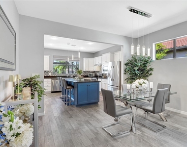 10908 Clarendon Street - Photo Thumbnail 7