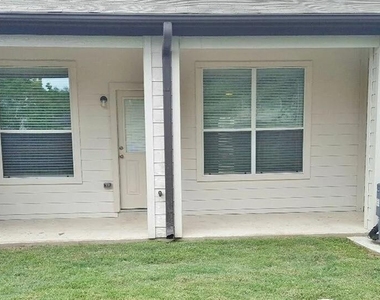 6239 Brenwood Circle - Photo Thumbnail 2