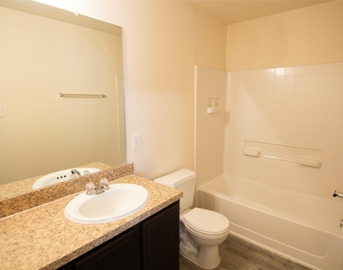 6239 Brenwood Circle - Photo Thumbnail 8