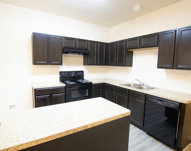 6239 Brenwood Circle - Photo Thumbnail 3
