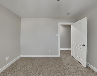 4718 Wild Bluebonnet Way - Photo Thumbnail 11