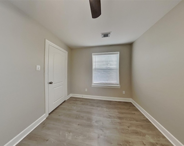 4718 Wild Bluebonnet Way - Photo Thumbnail 16