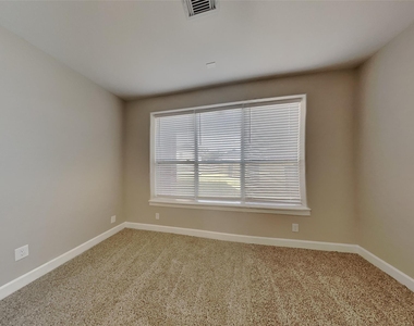 4718 Wild Bluebonnet Way - Photo Thumbnail 6