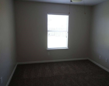 6906 Lost Timber Lane - Photo Thumbnail 10