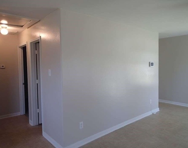 6906 Lost Timber Lane - Photo Thumbnail 15
