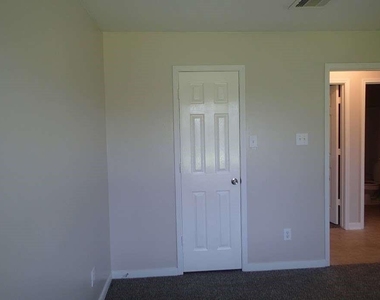 6906 Lost Timber Lane - Photo Thumbnail 8
