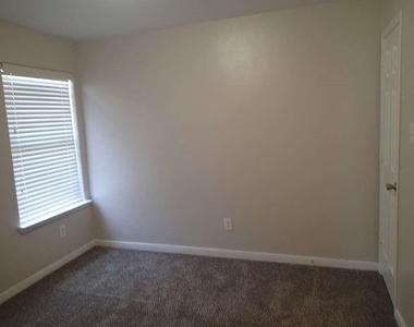 6906 Lost Timber Lane - Photo Thumbnail 12