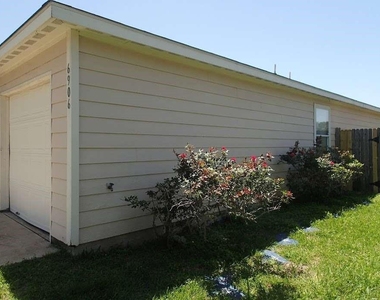 6906 Lost Timber Lane - Photo Thumbnail 17