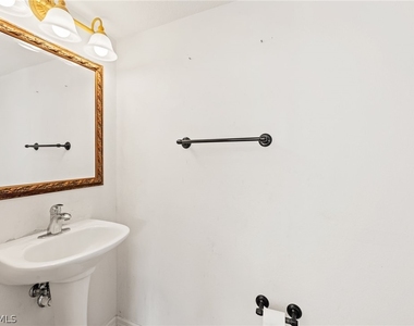 312 Lenz Avenue S - Photo Thumbnail 10