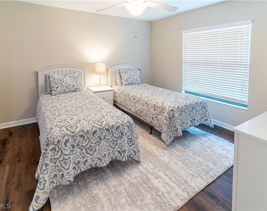 9521 Avellino Way - Photo Thumbnail 11